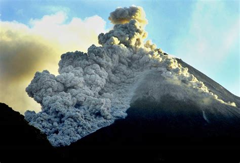 tipe letusan gunung merapi